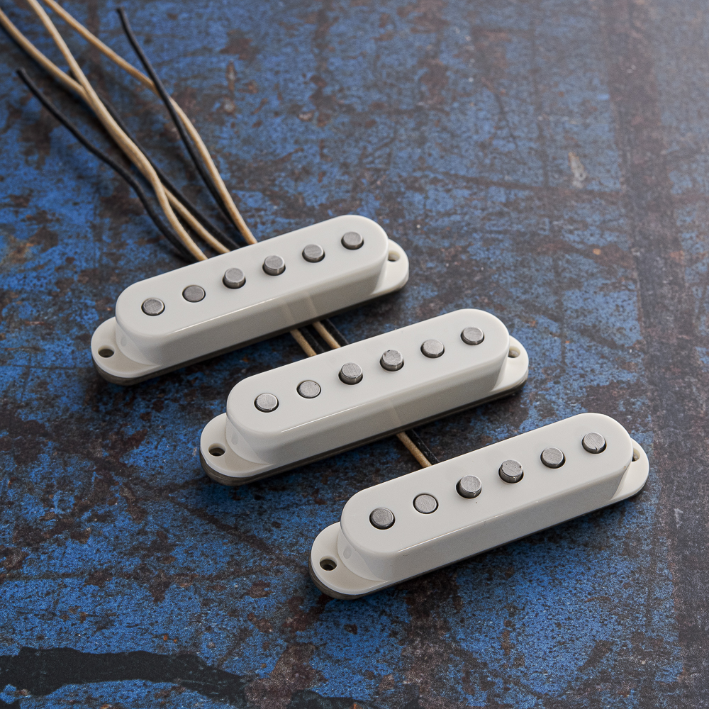 Grinning Dog 65 Style Stratocaster Set (First Grey Bobbin)