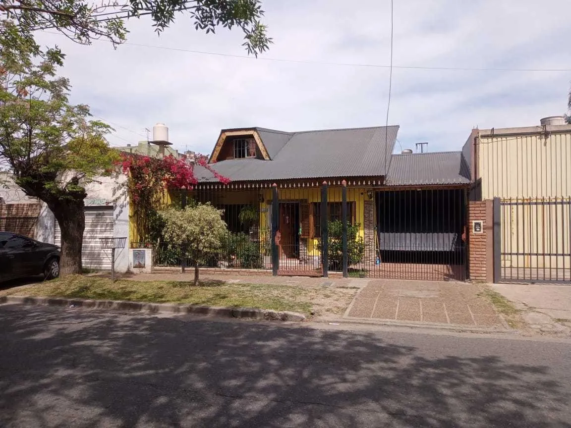 Casa en Leon Aquino 2300, Ituzaigó Sur