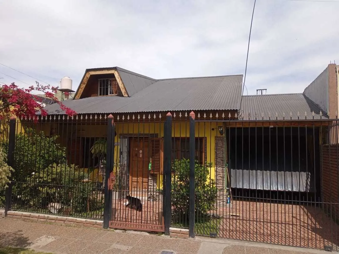 Casa en Leon Aquino 2300, Ituzaigó Sur