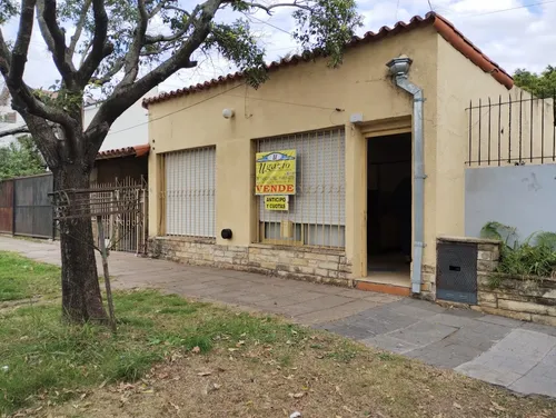 Casa en Carlos Pellegrini 100, Merlo