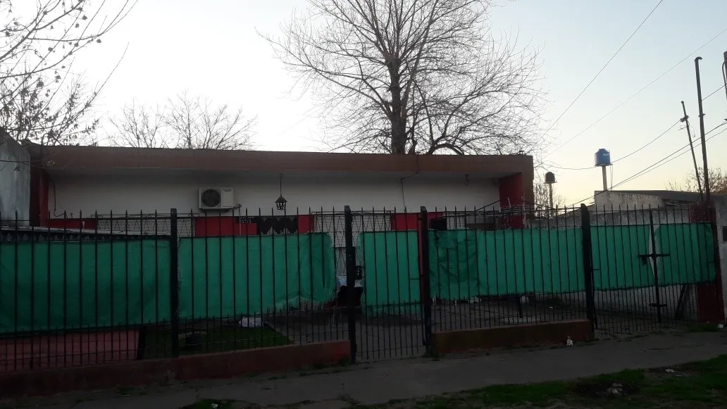 Casa en Larsen 100, Libertad