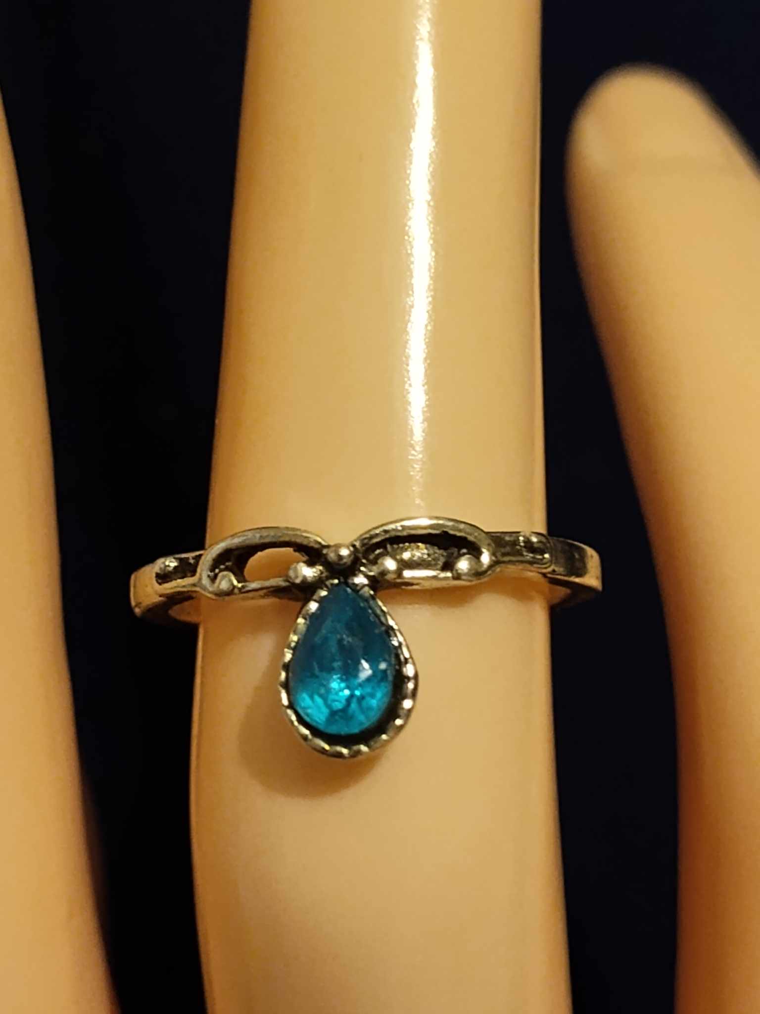 Elegant Teardrop Ring