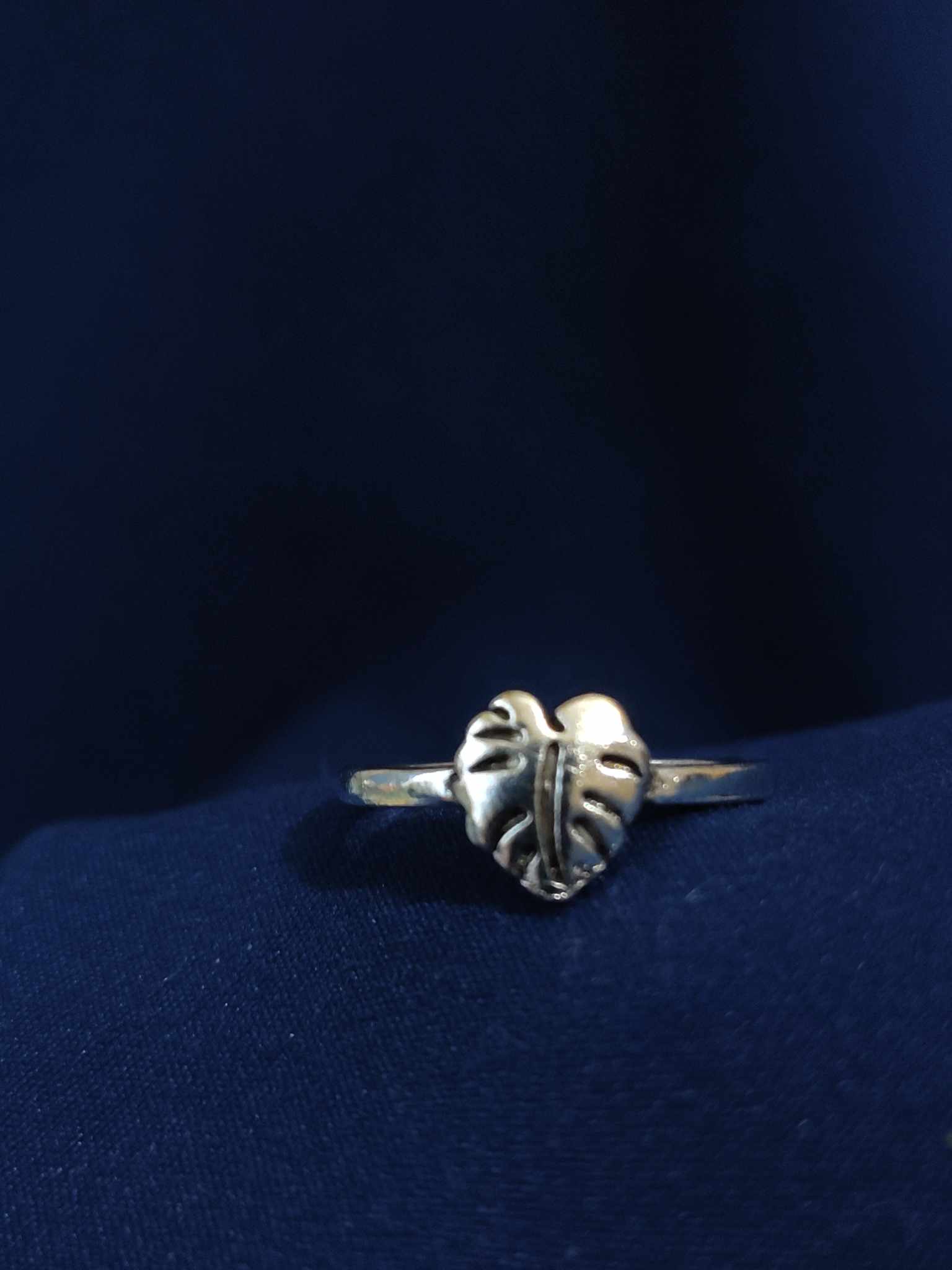 Silver Leaf Ring