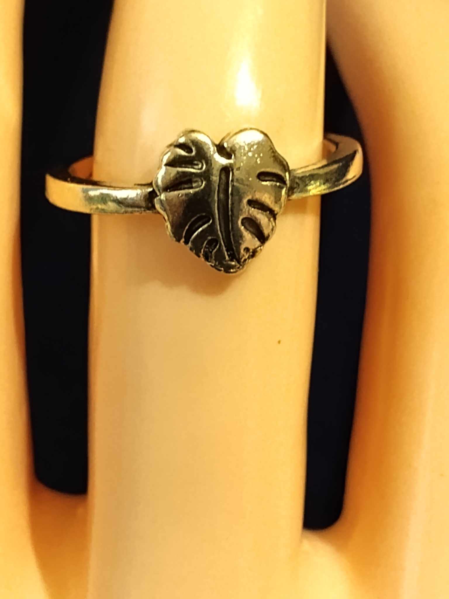 Silver Leaf Ring