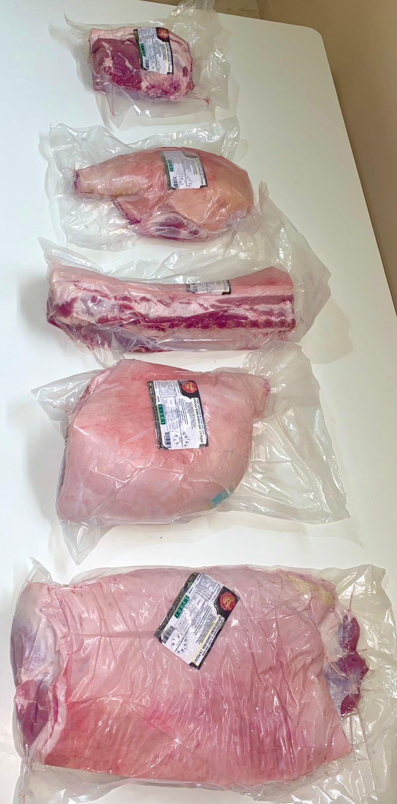 Diversos cortes de carne de Cerdo