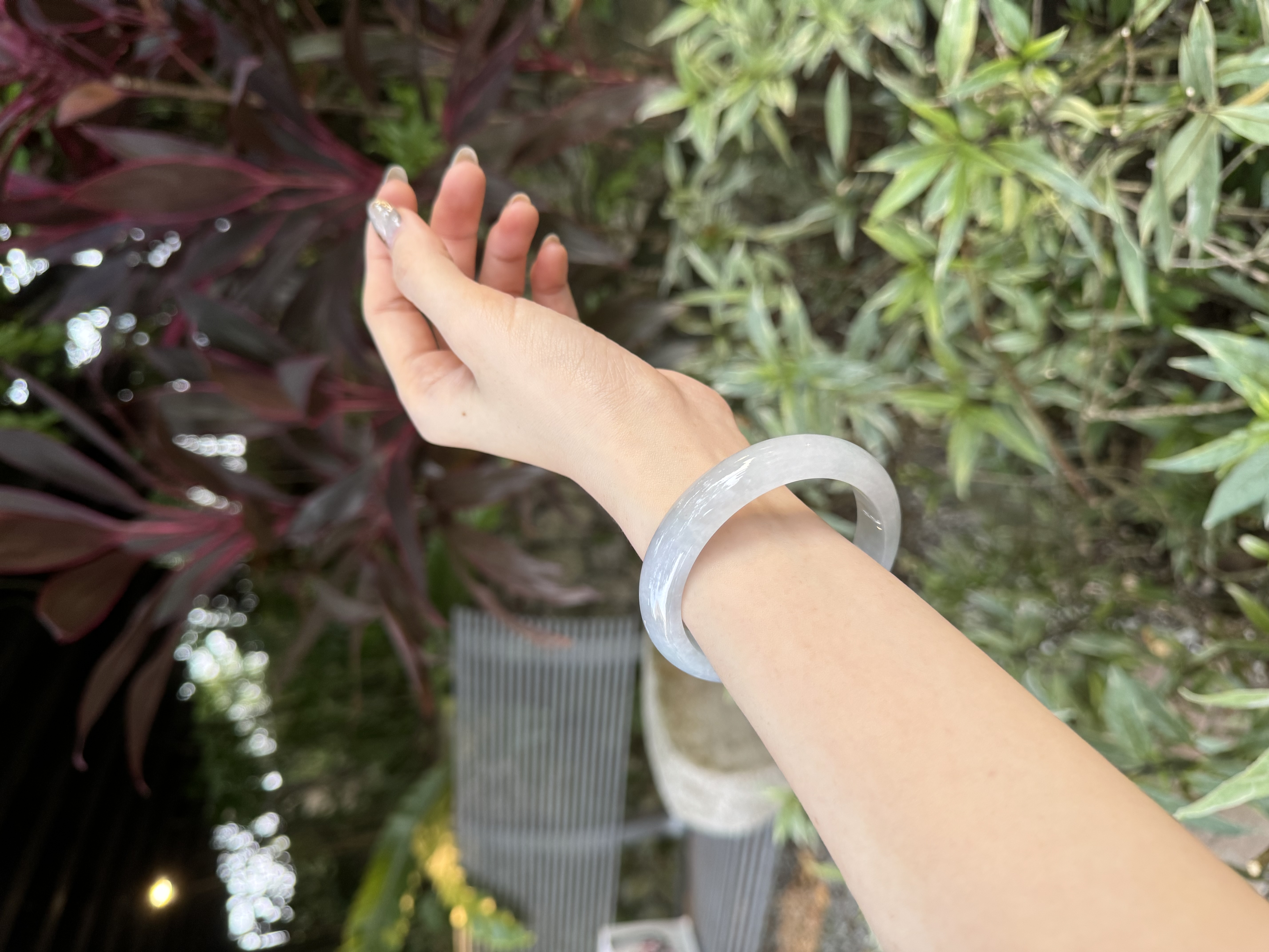 Icy White with Floating Green Jadeite bangle 56mm