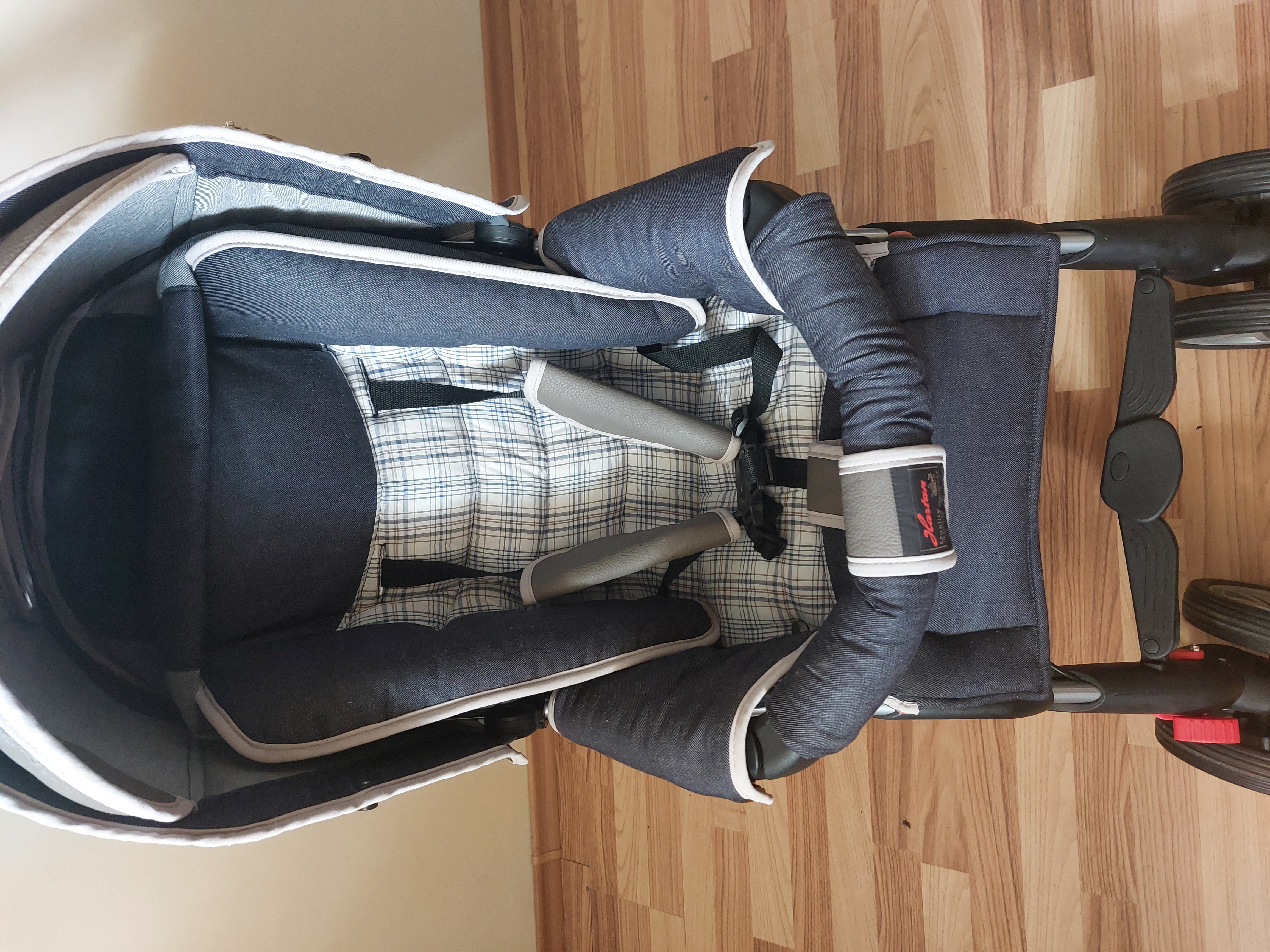 HARTAN Buggy iX1 vežimėlis-skėtukas