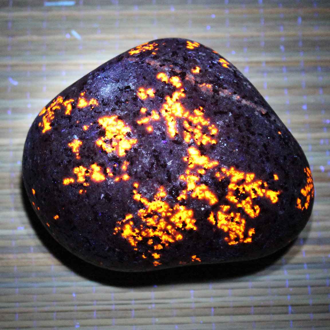 Yooperlite Rock Weighs 13.1 Ounces