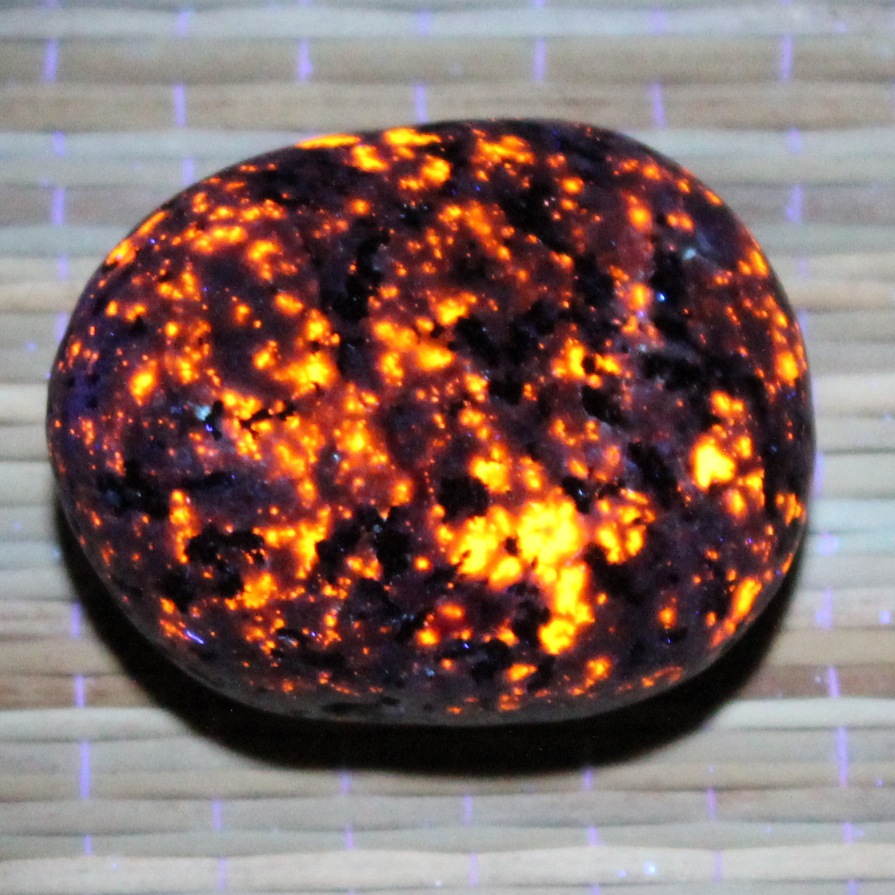 Bright Yooperlite Rock Weighs 1.1 Ounces