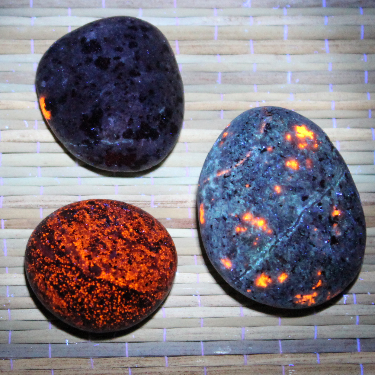Set of 3 Yooperlite Rocks Weighs 1.1 Ounces
