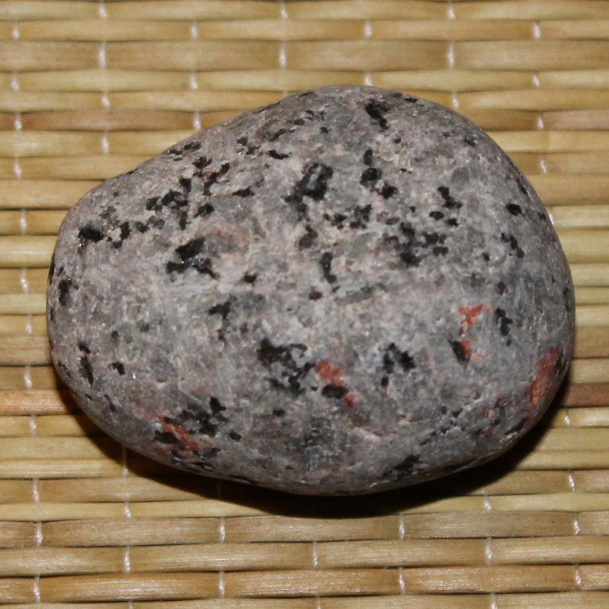 Yooperlite Rock Weighs 0.9 Ounces