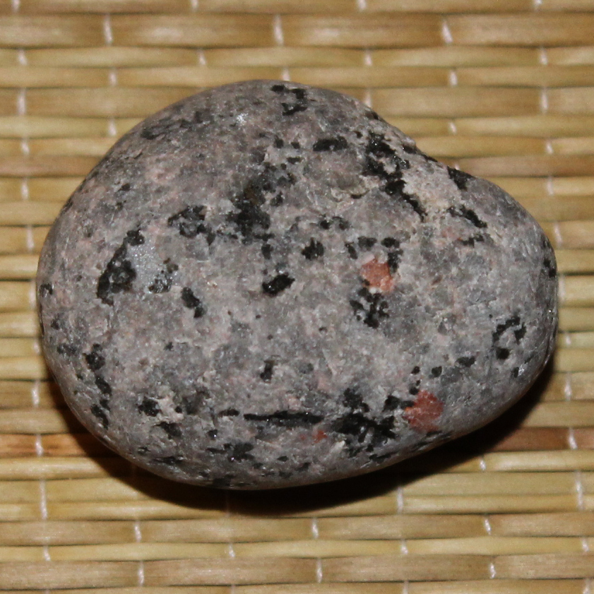 Yooperlite Rock Weighs 0.9 Ounces