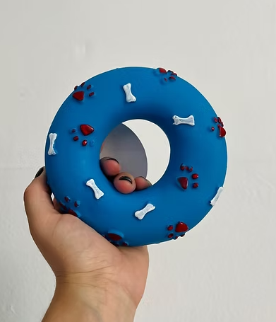 Dona de látex con chifle