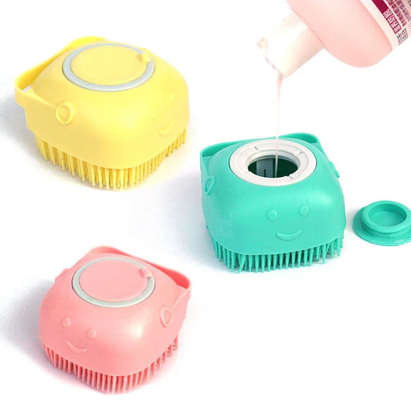Cepillo de baño con dispensador 