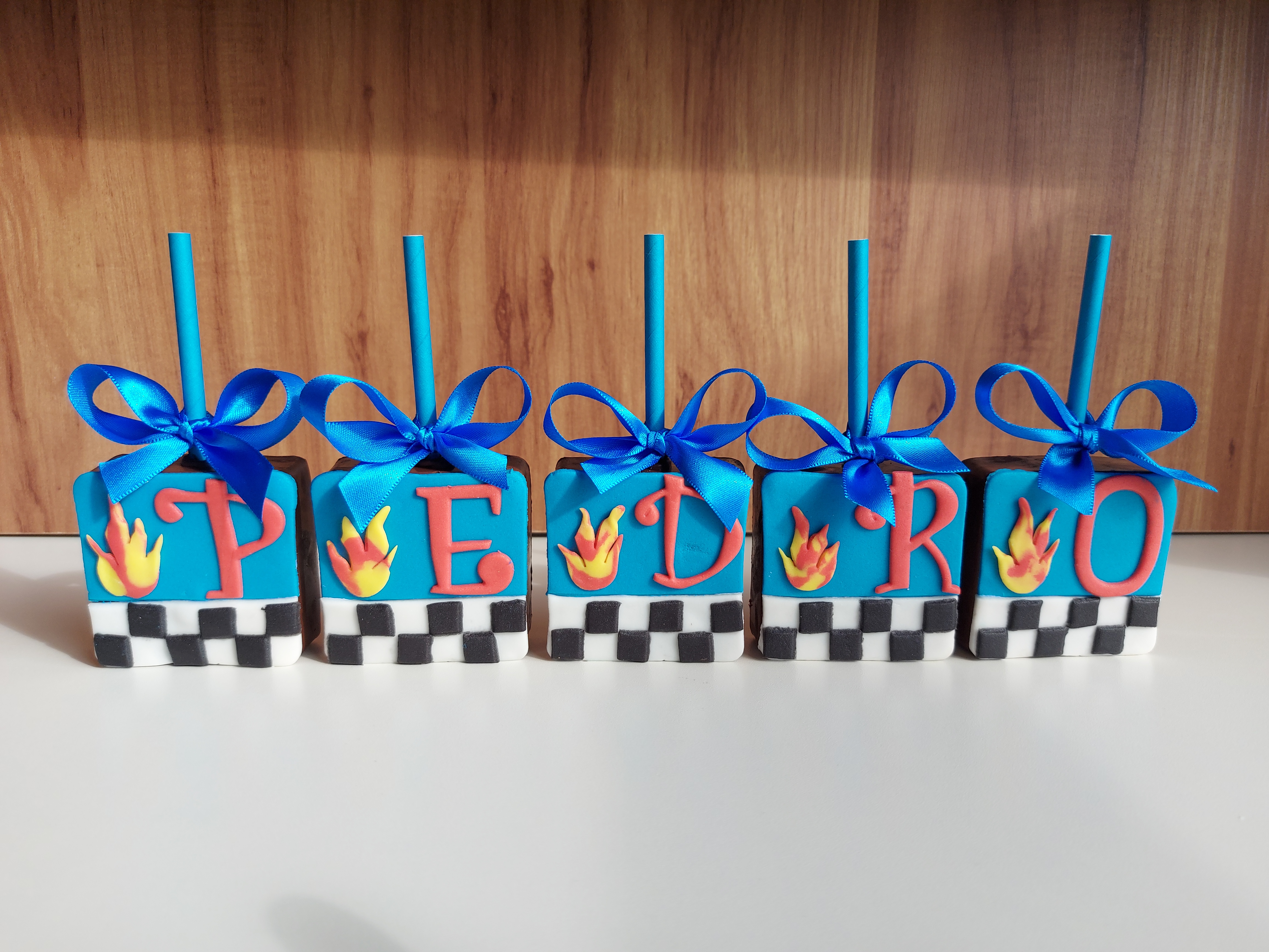 Pão de Mel ou Bolo no Palito