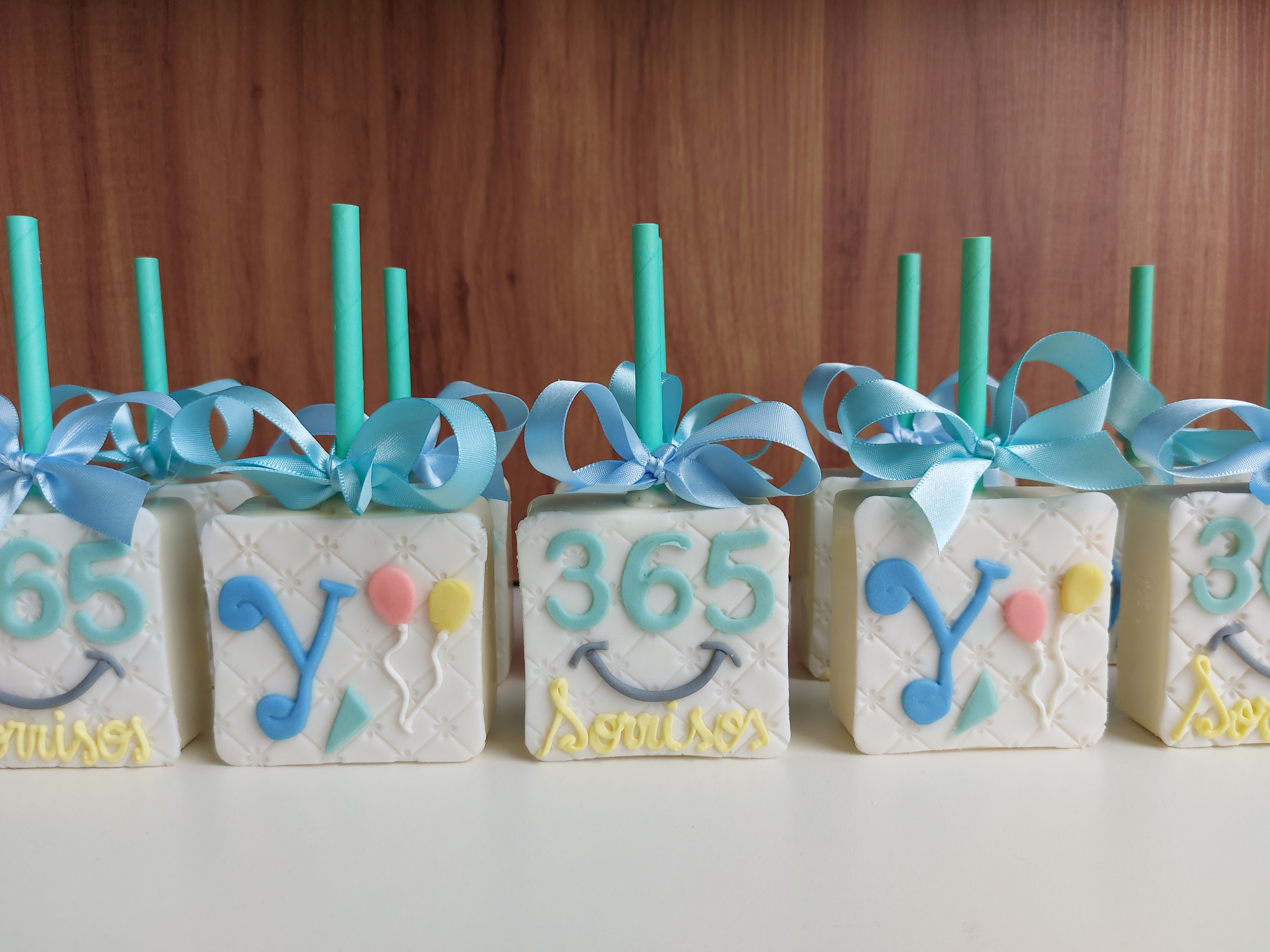 Pão de Mel ou Bolo no Palito