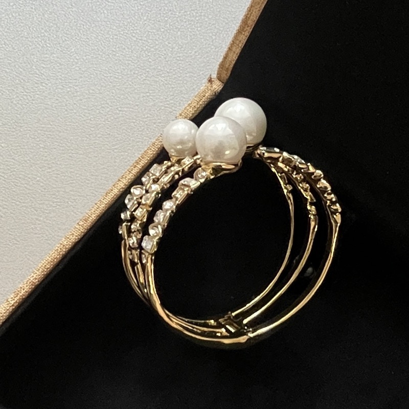 AB Stunning Gemstones and Pearls Bracelet