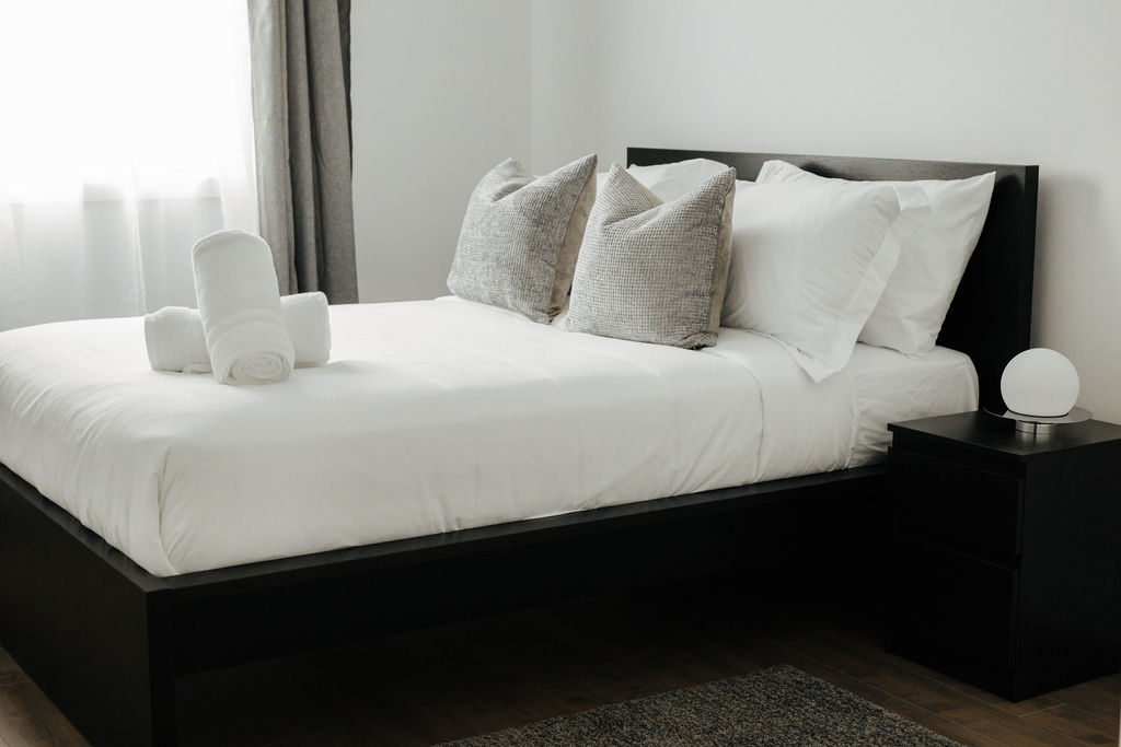 Westley 1 - Premium Home - For Workers & Families: Quiet Space, Convenience & Confort