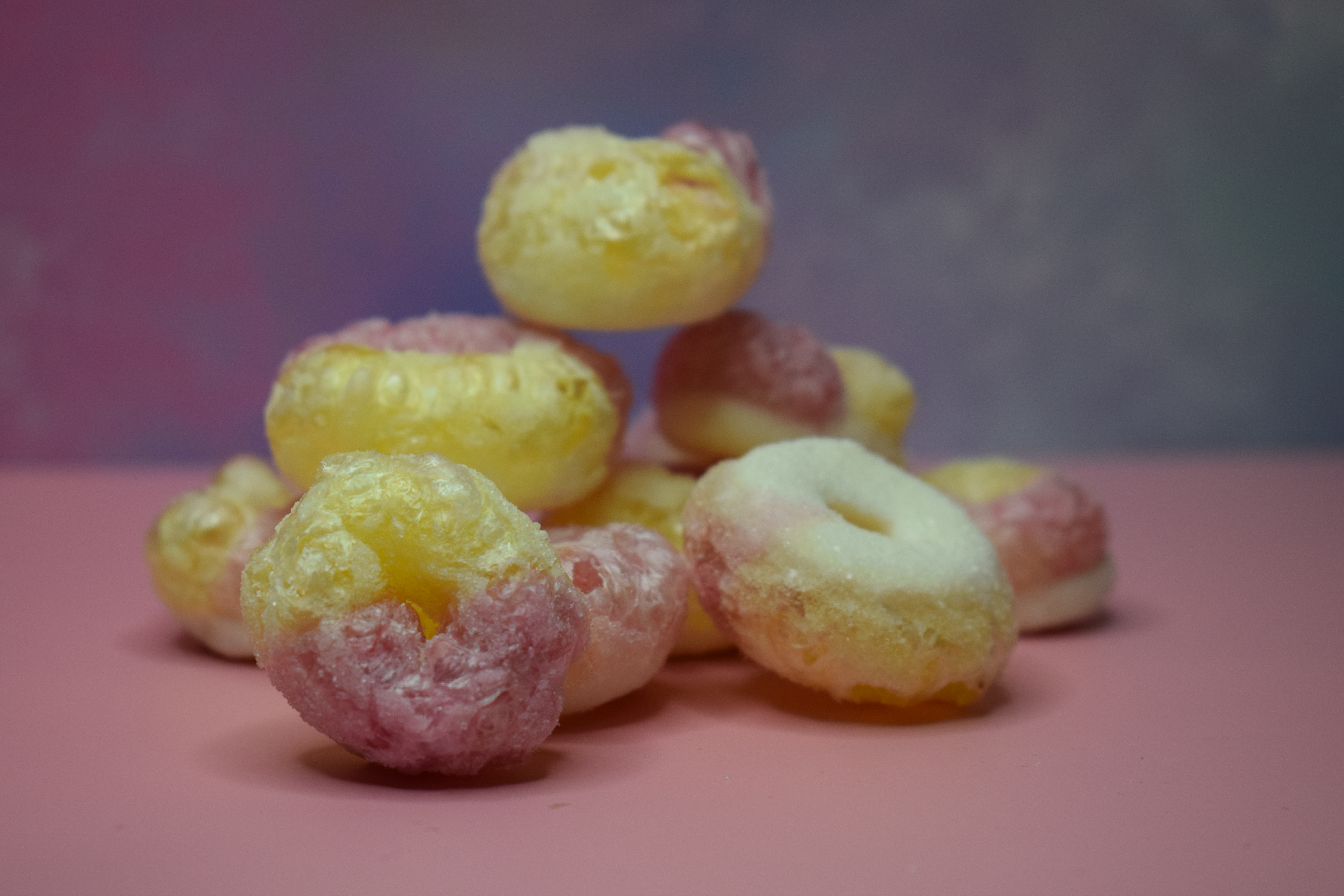 Freeze dried peach rings