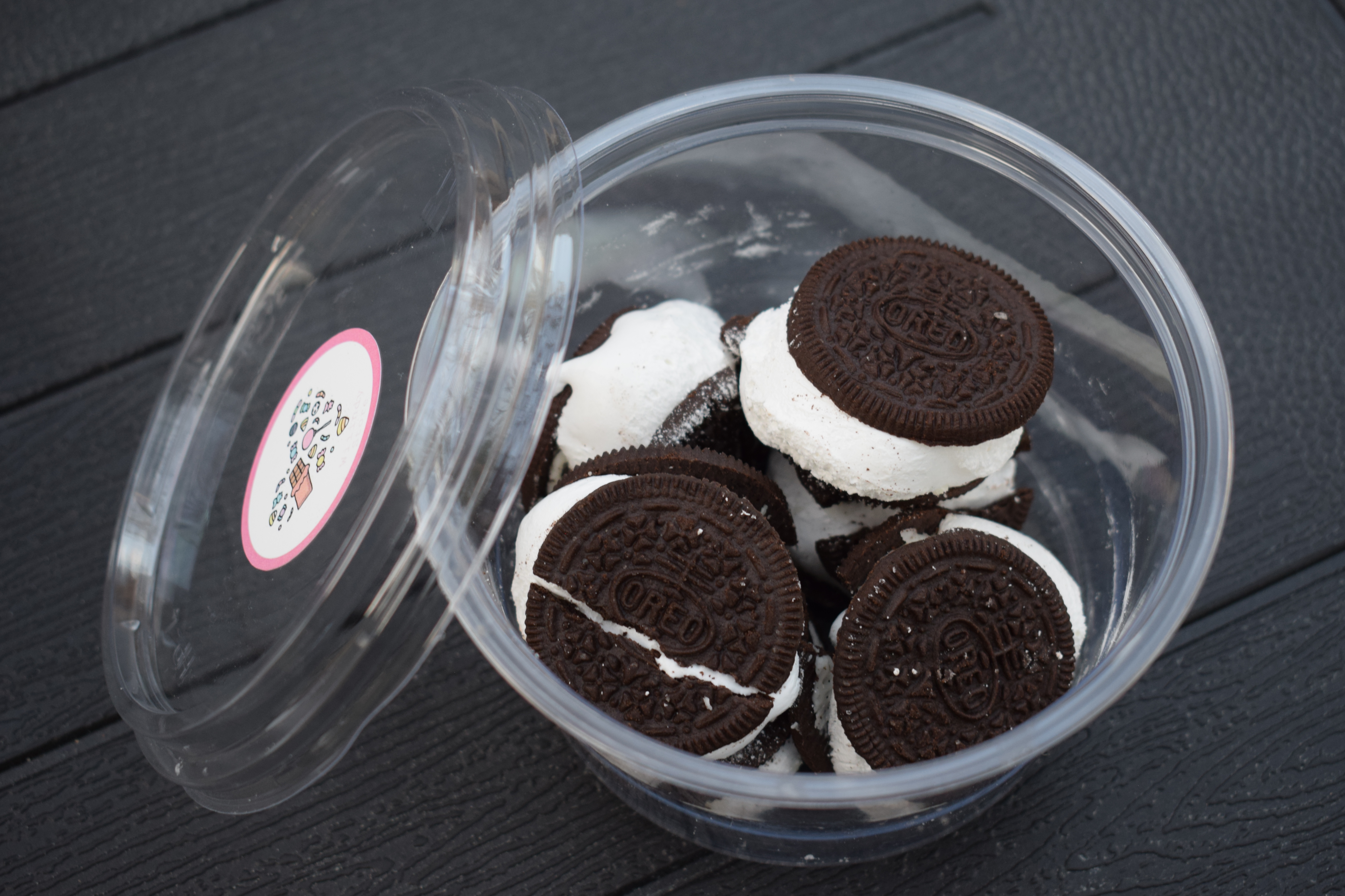 Freeze-Dried Marshmallow Oreo - اوريو محشي كريمة المارشملو