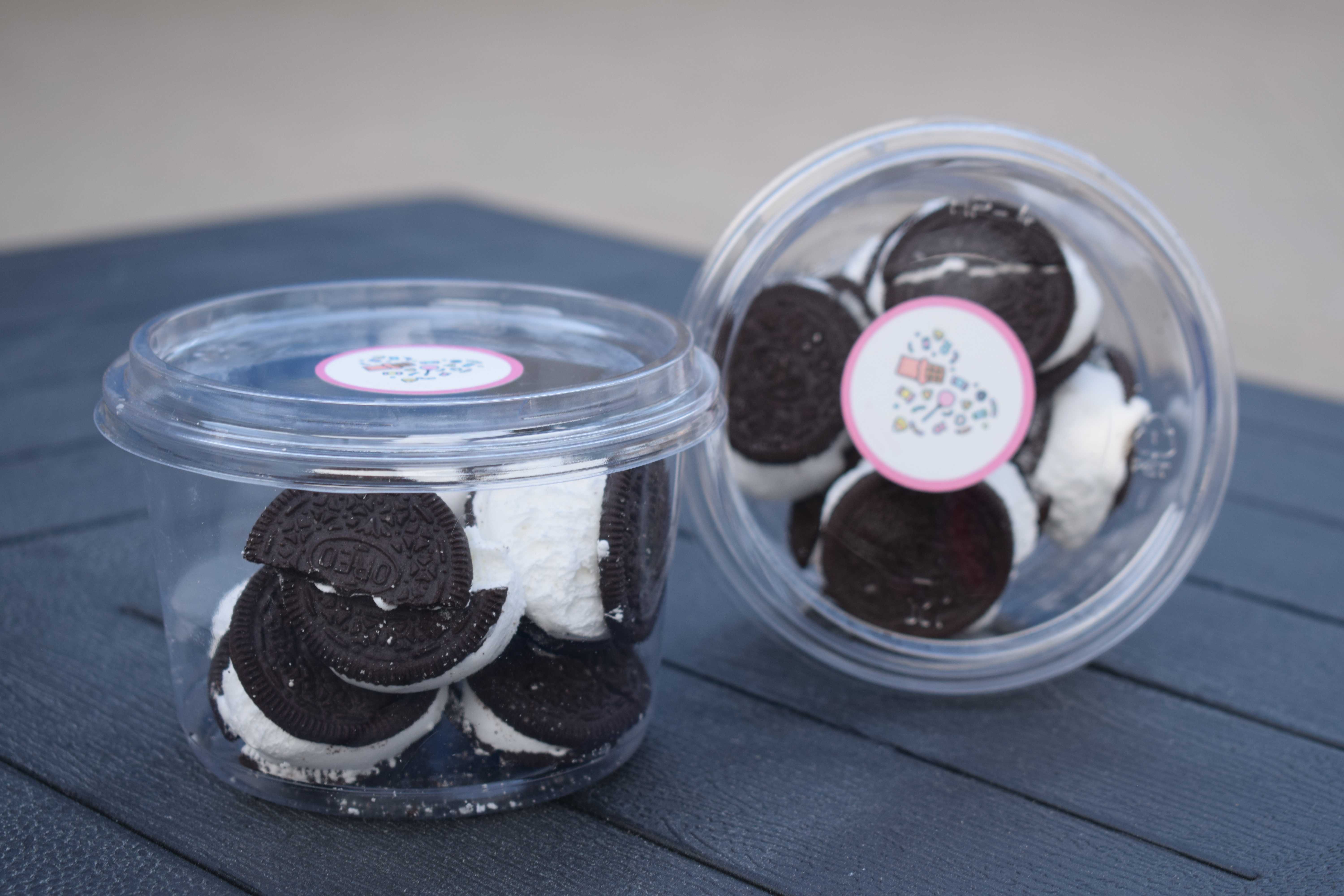 Freeze-Dried Marshmallow Oreo - اوريو محشي كريمة المارشملو