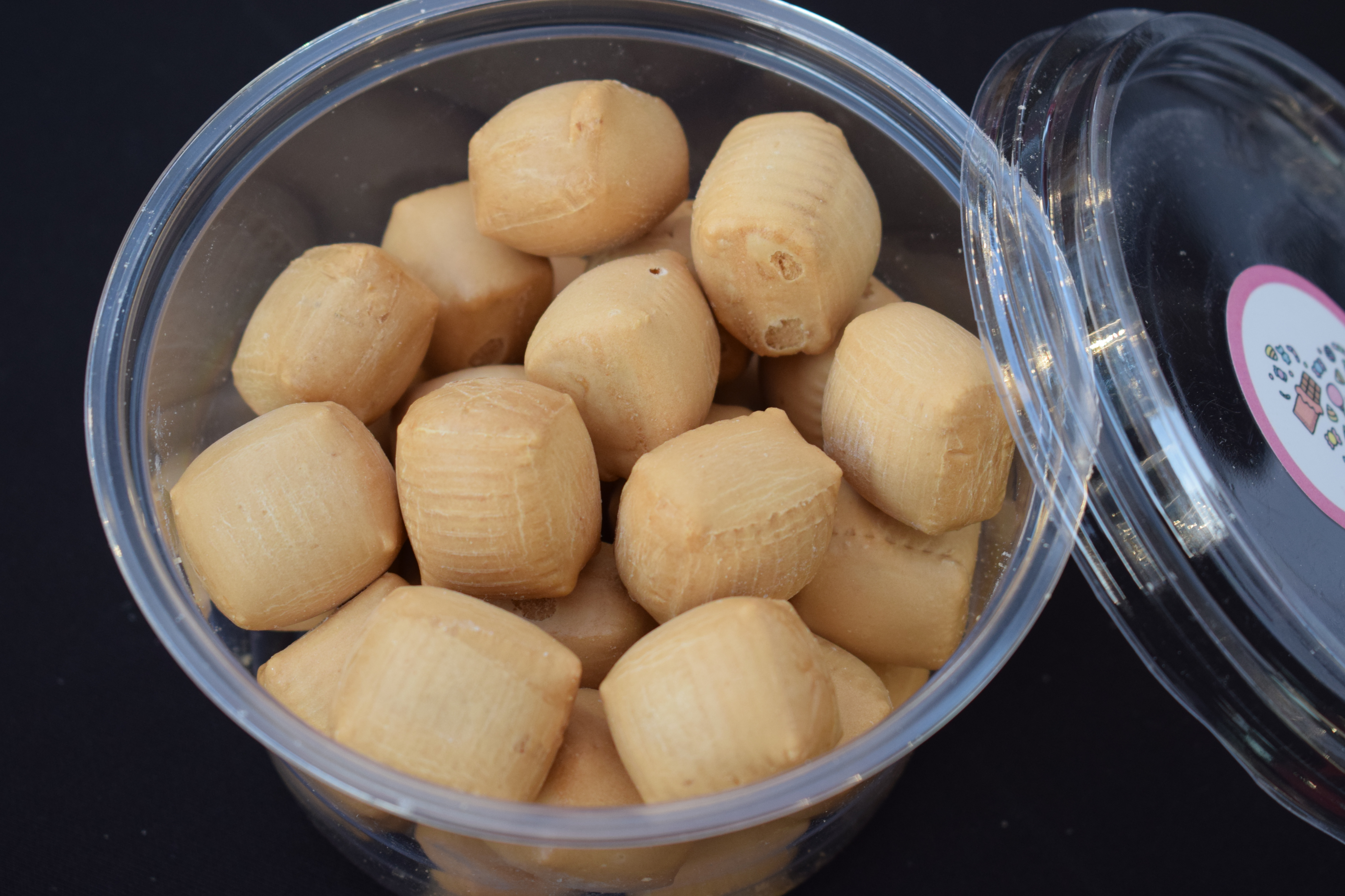 Freeze dried toffee (حلاو بوبقرة)