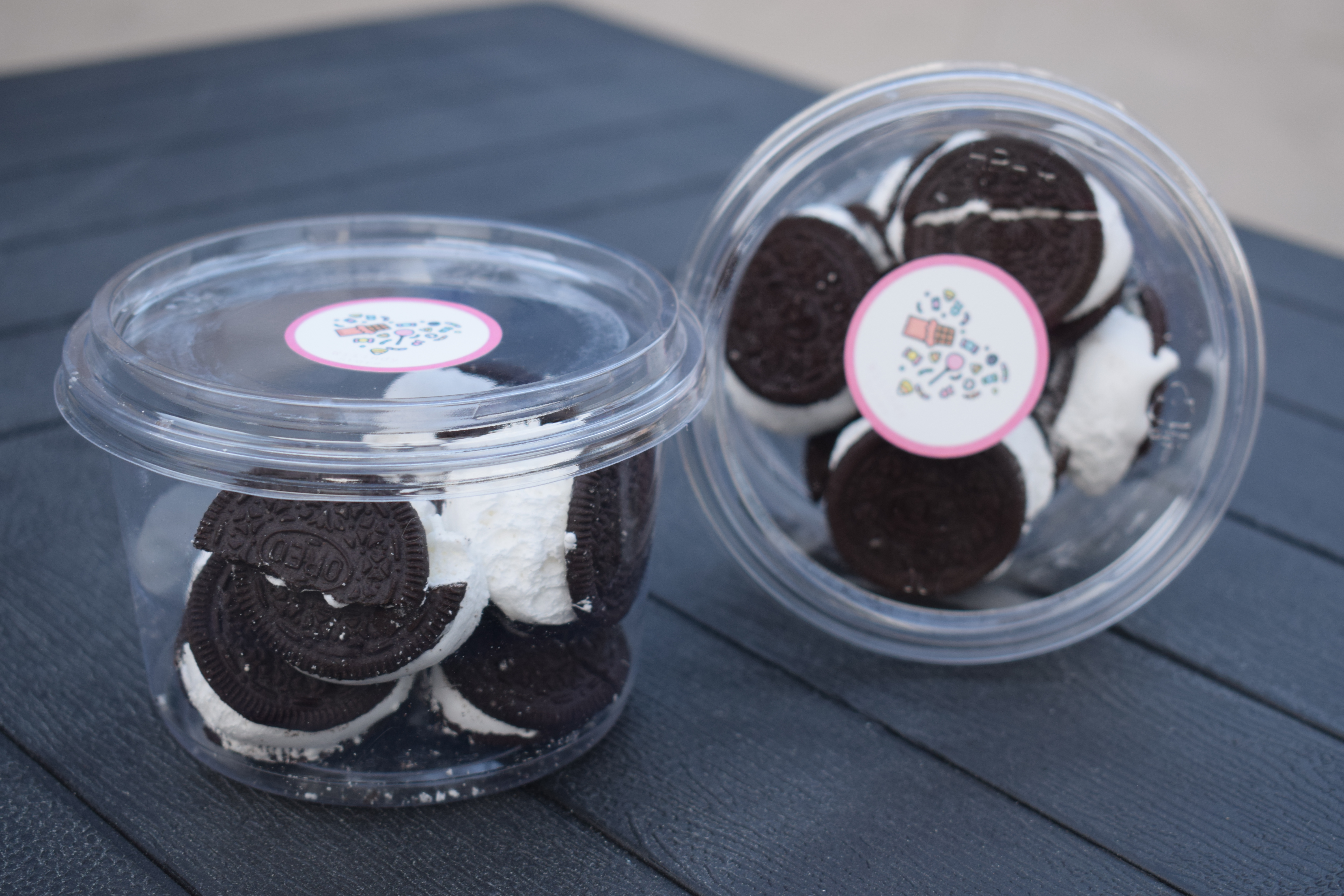 Freeze-Dried Marshmallow Oreo - اوريو محشي كريمة المارشملو