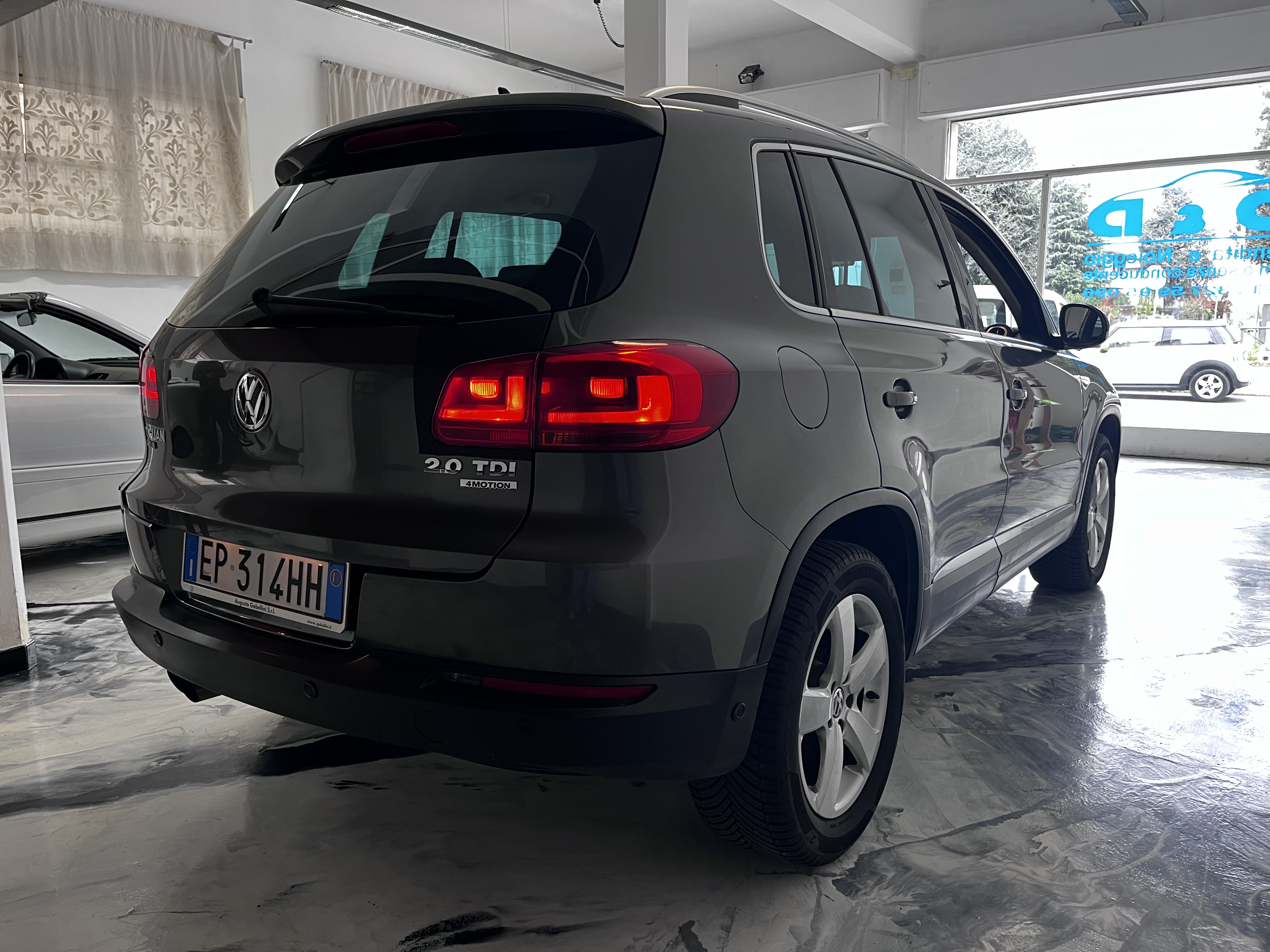 VOLKSWAGEN  TIGUAN 4 MOTION 