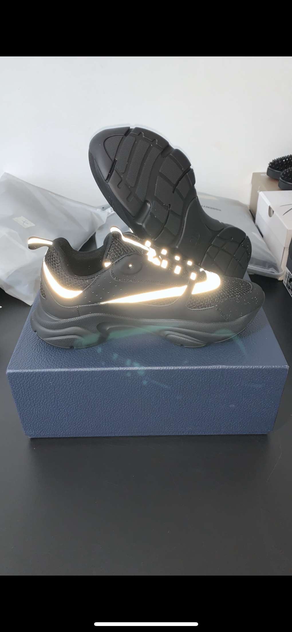Dior B22 'Black reflective'