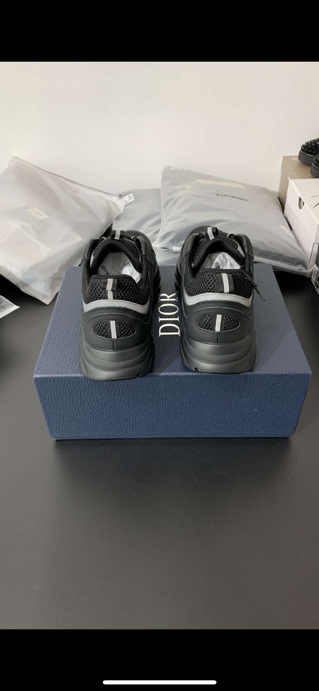 Dior B22 'Black reflective'
