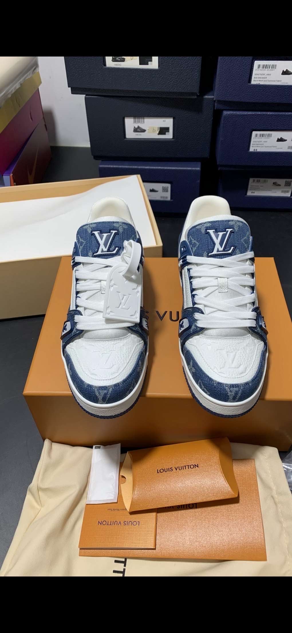  LV 'Blue/white print trainers' 