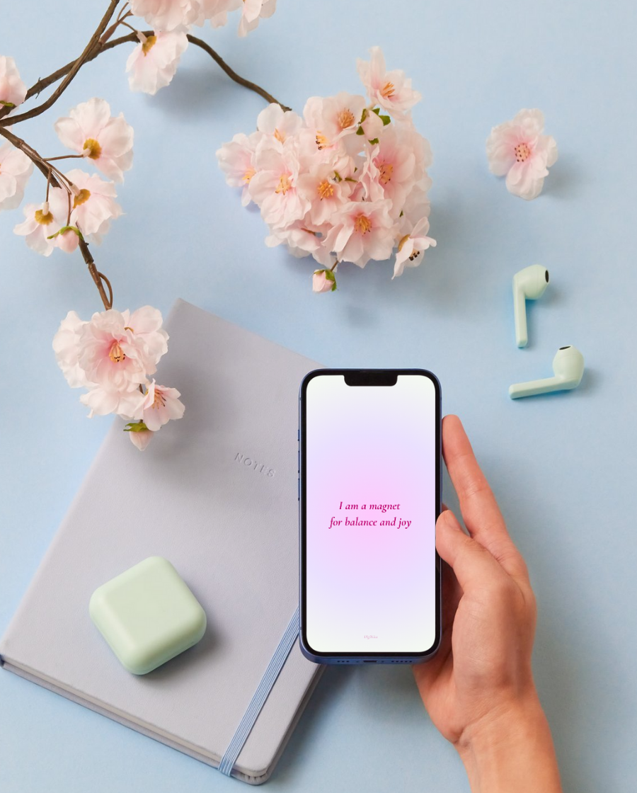 Aura with Daily Affirmations Wallpaper Bundle