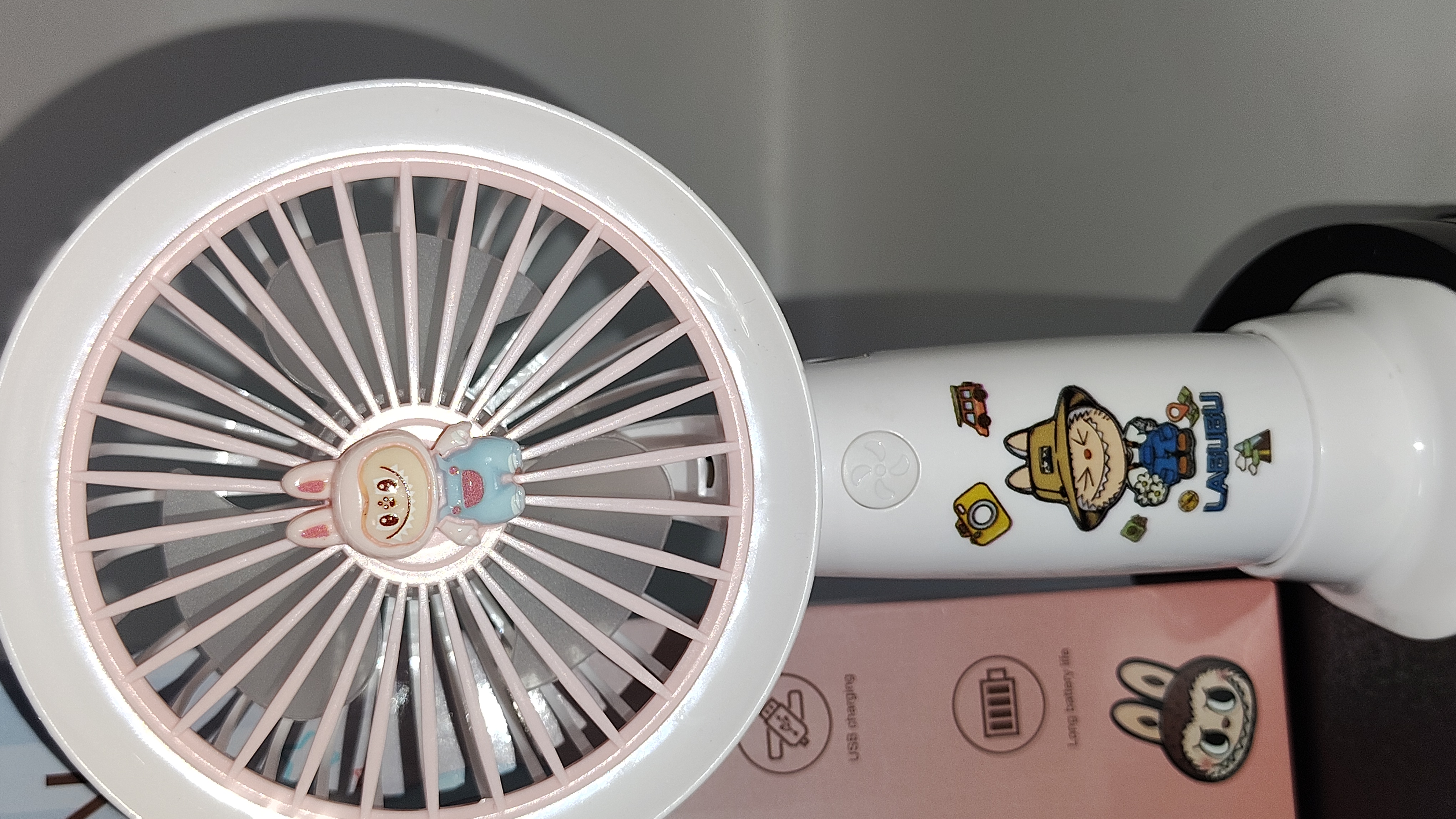 Labubu fan