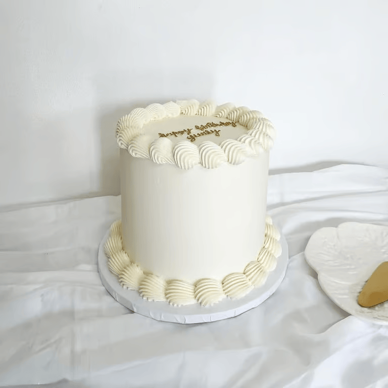 6" Round Cake (Feeds 10)