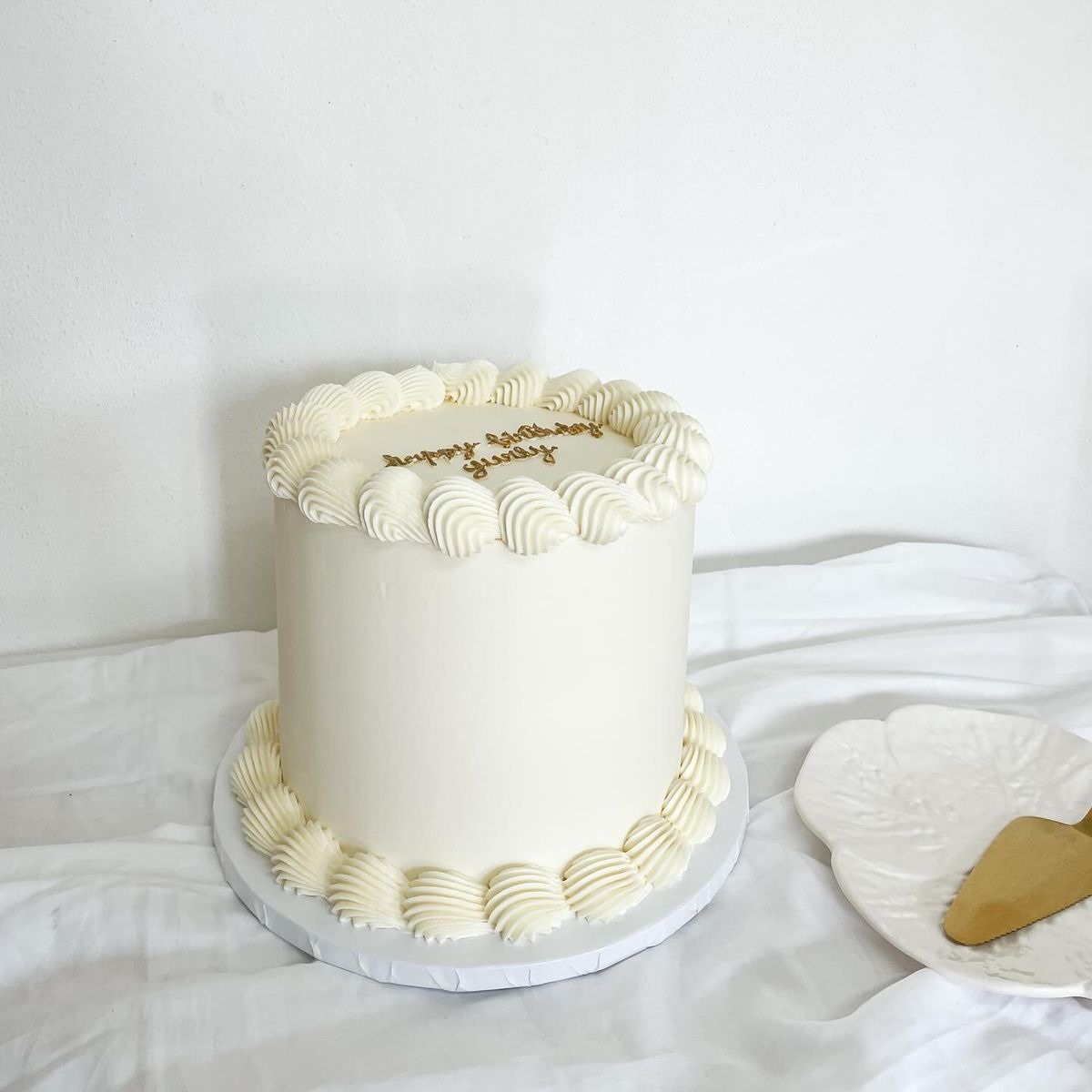 Signature 4" Cakes(Feeds 2-3)