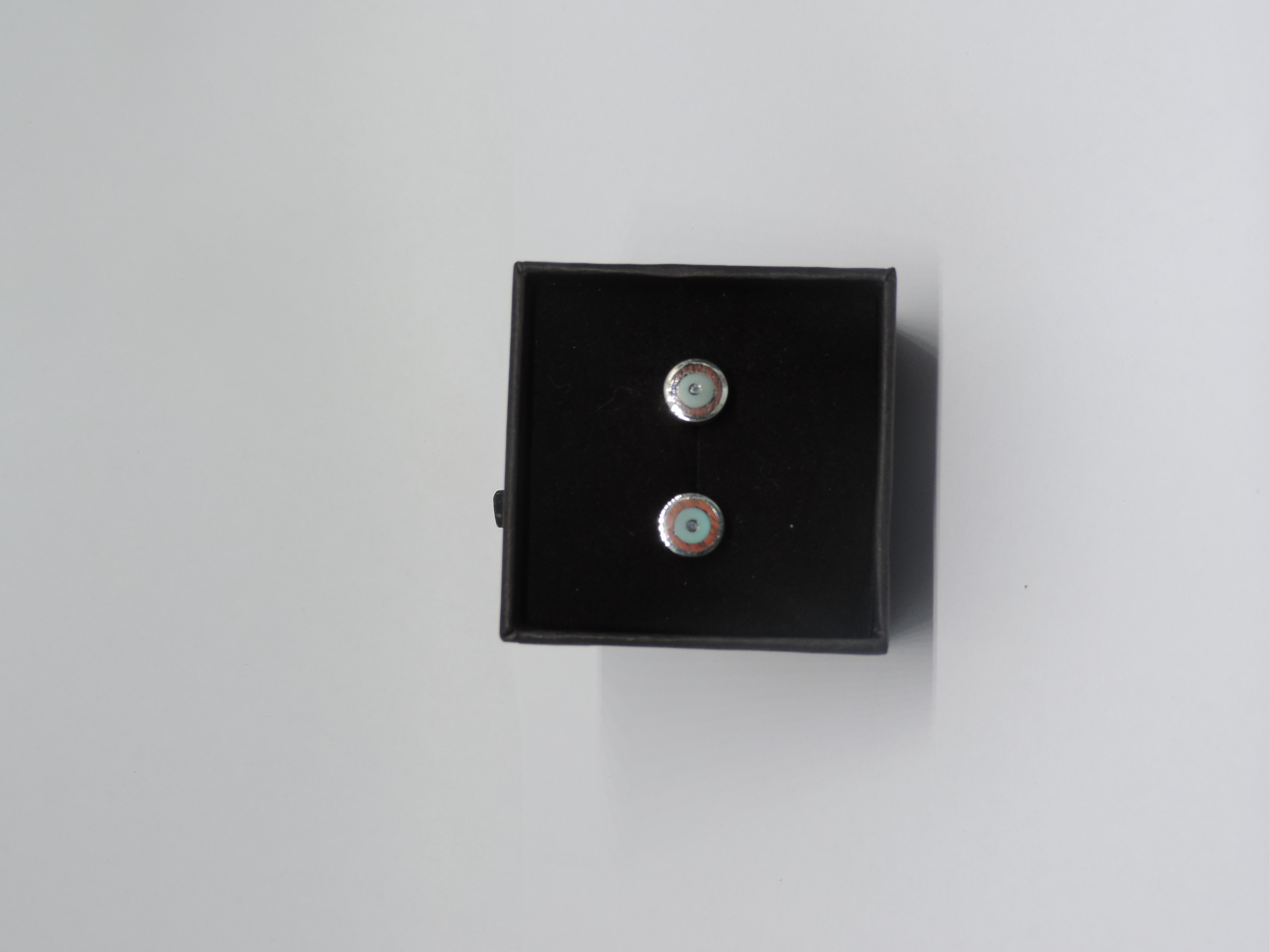 Clous d'oreilles OjO