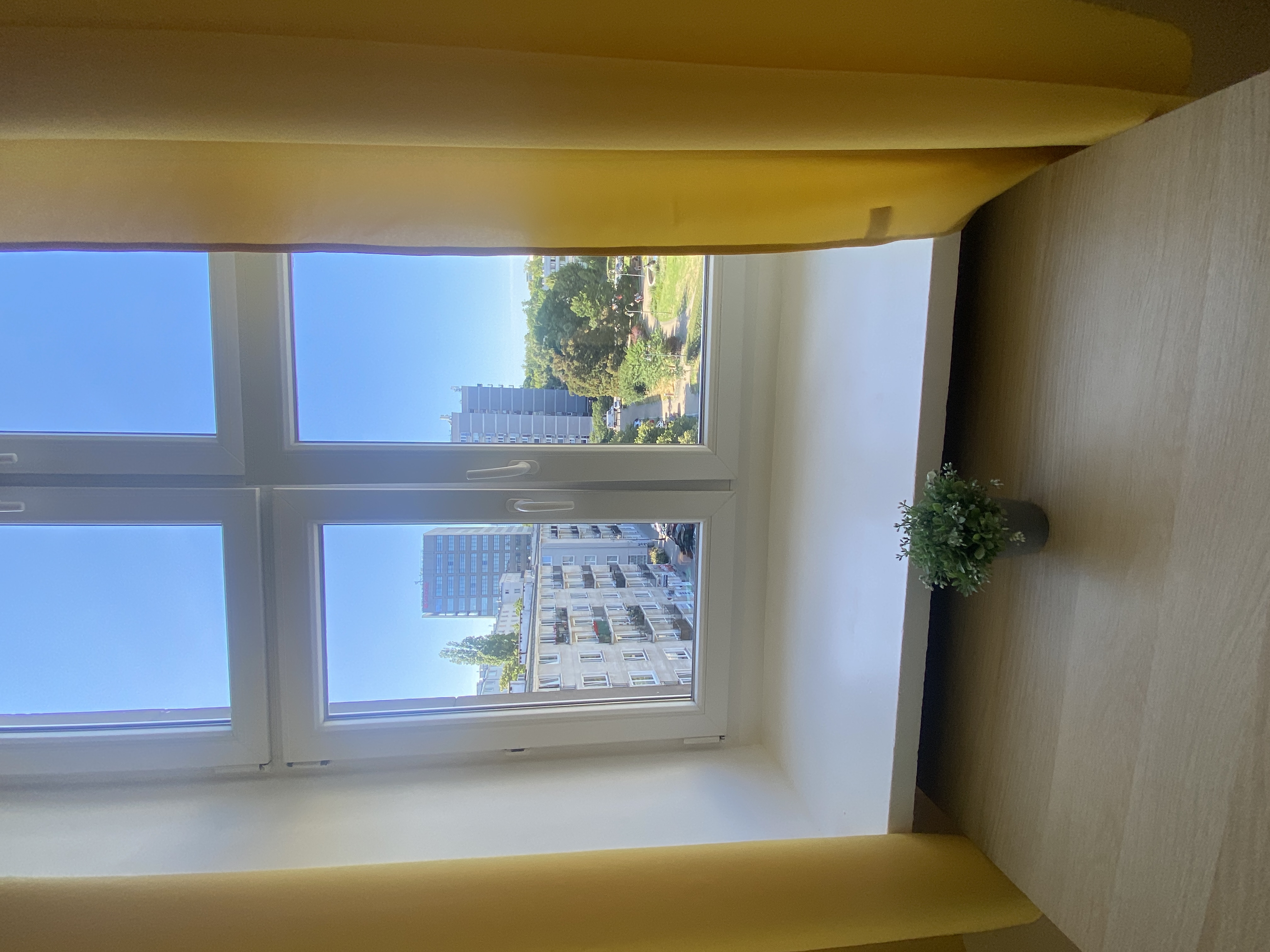 Hostel Oliwka – Plac Jana Henryka Dąbrowskiego 3, 00-057 Warszawa  📞 +48 881 581 197