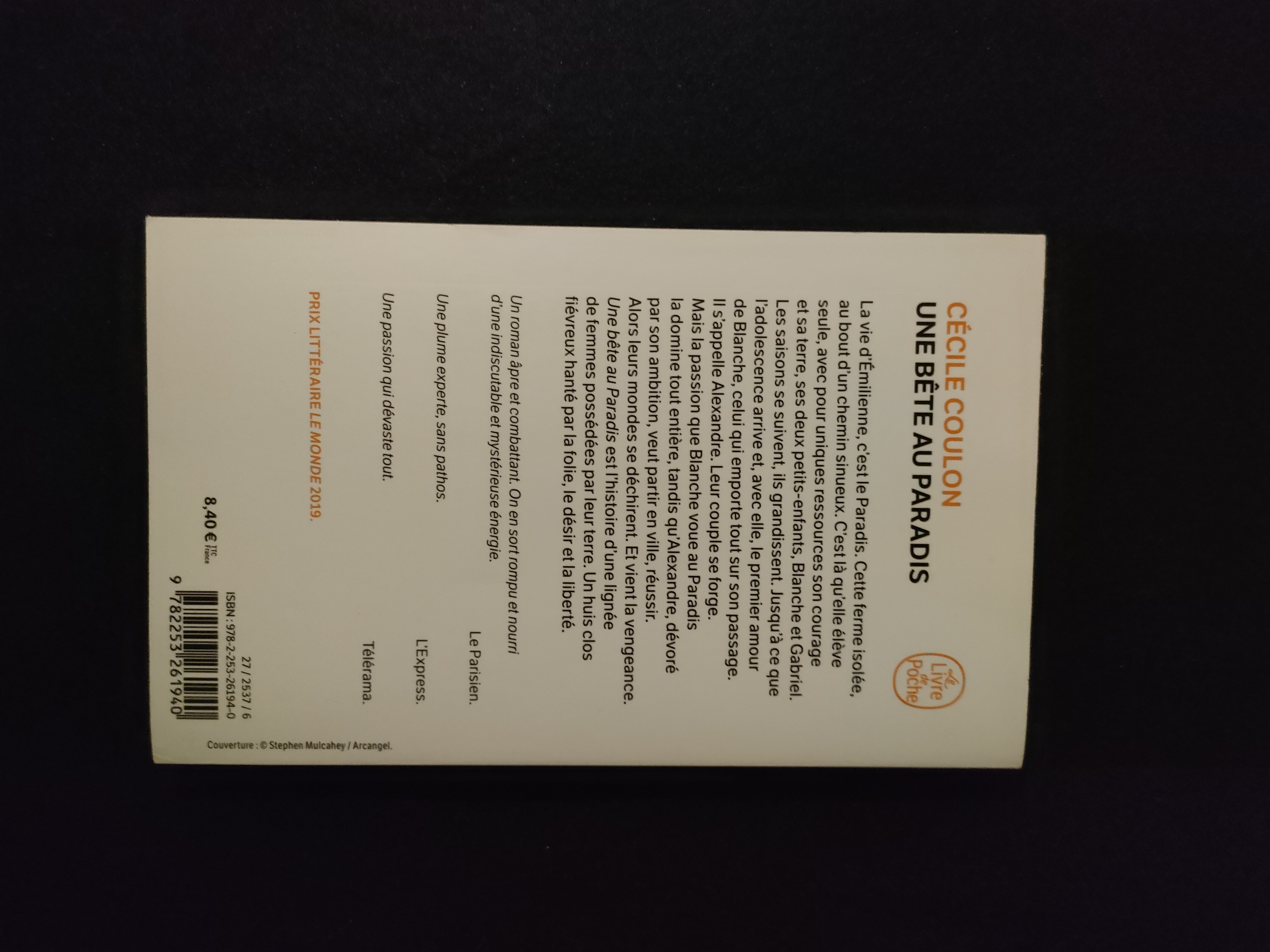 Une Bête au Paradis ~ Cécile Coulon