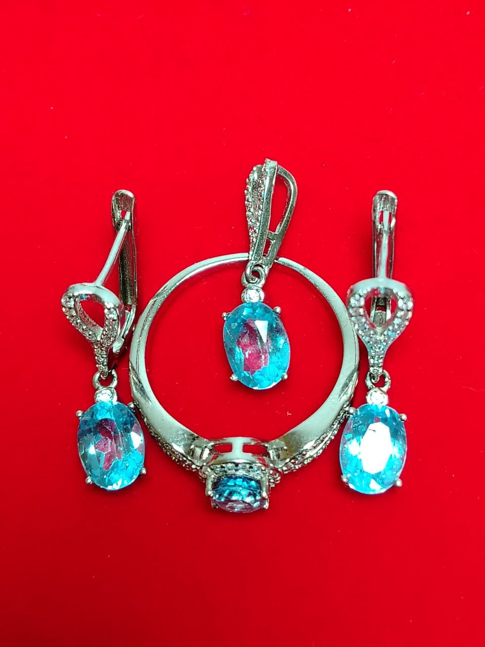 Juego de joyería con piedras azules