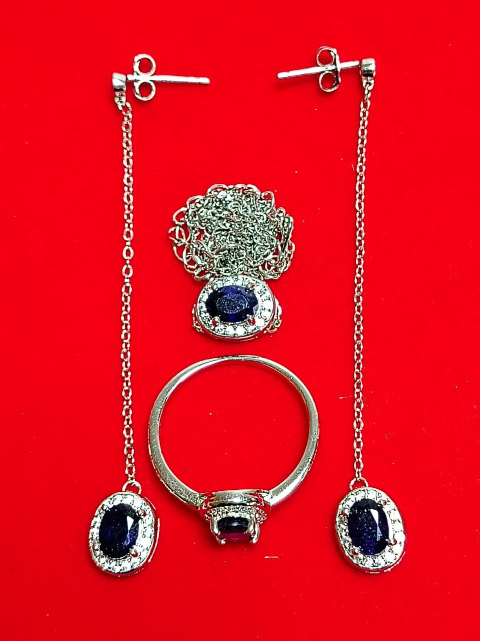 Conjunto de joyería de plata con piedras azules