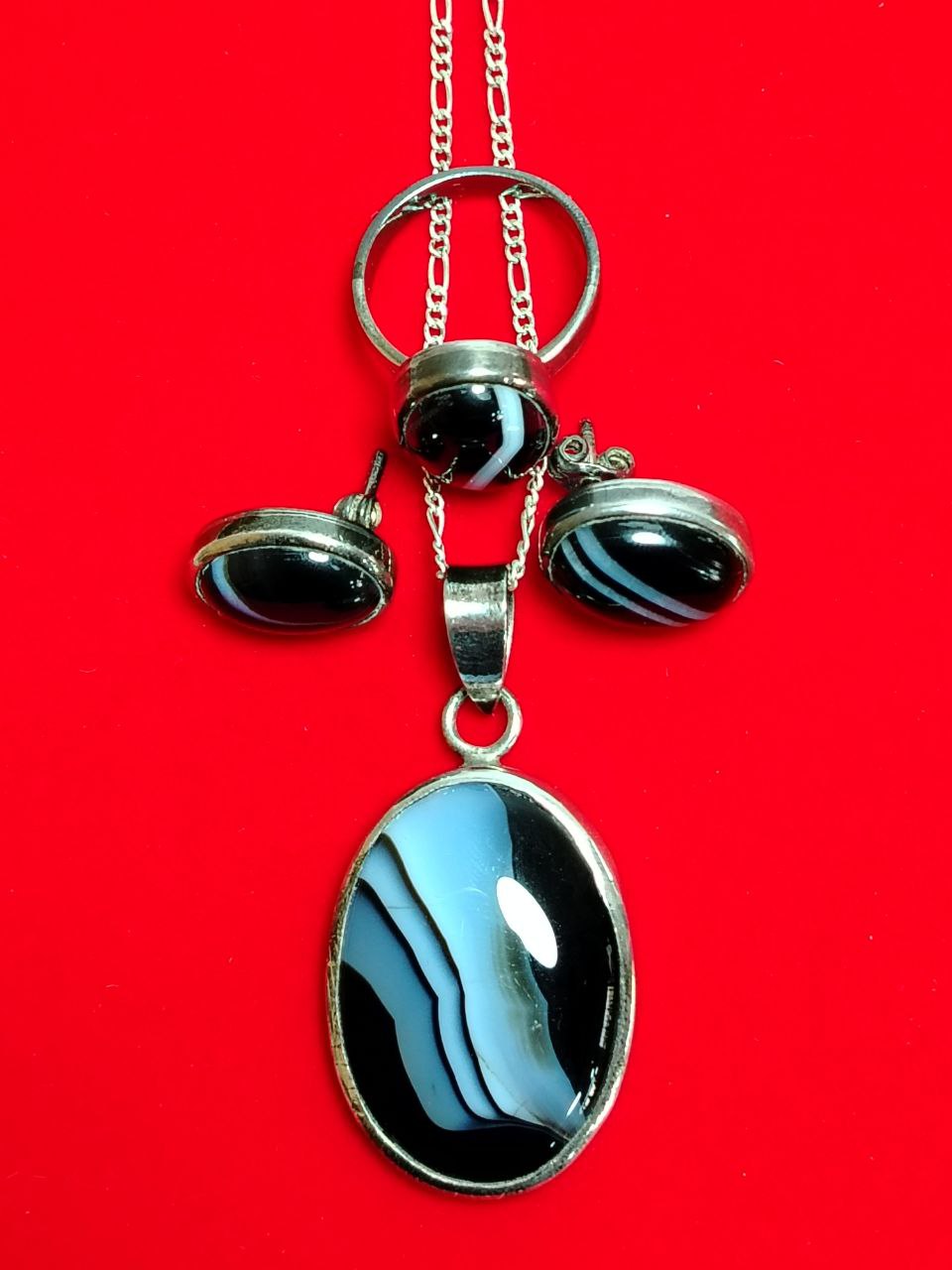 Conjunto de joyería de ónix y plata
