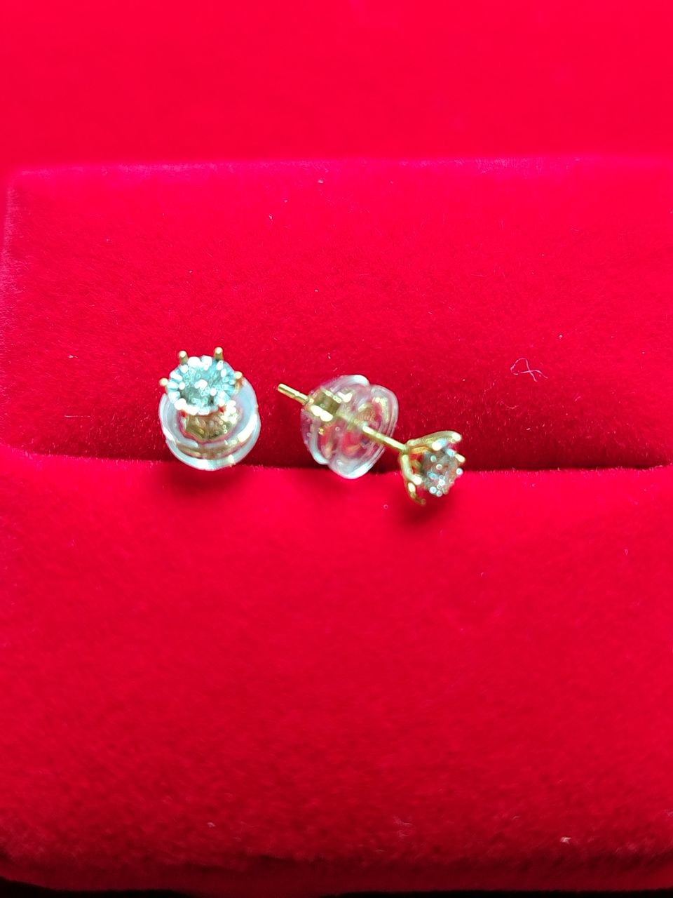 Pendientes de oro con diamantes