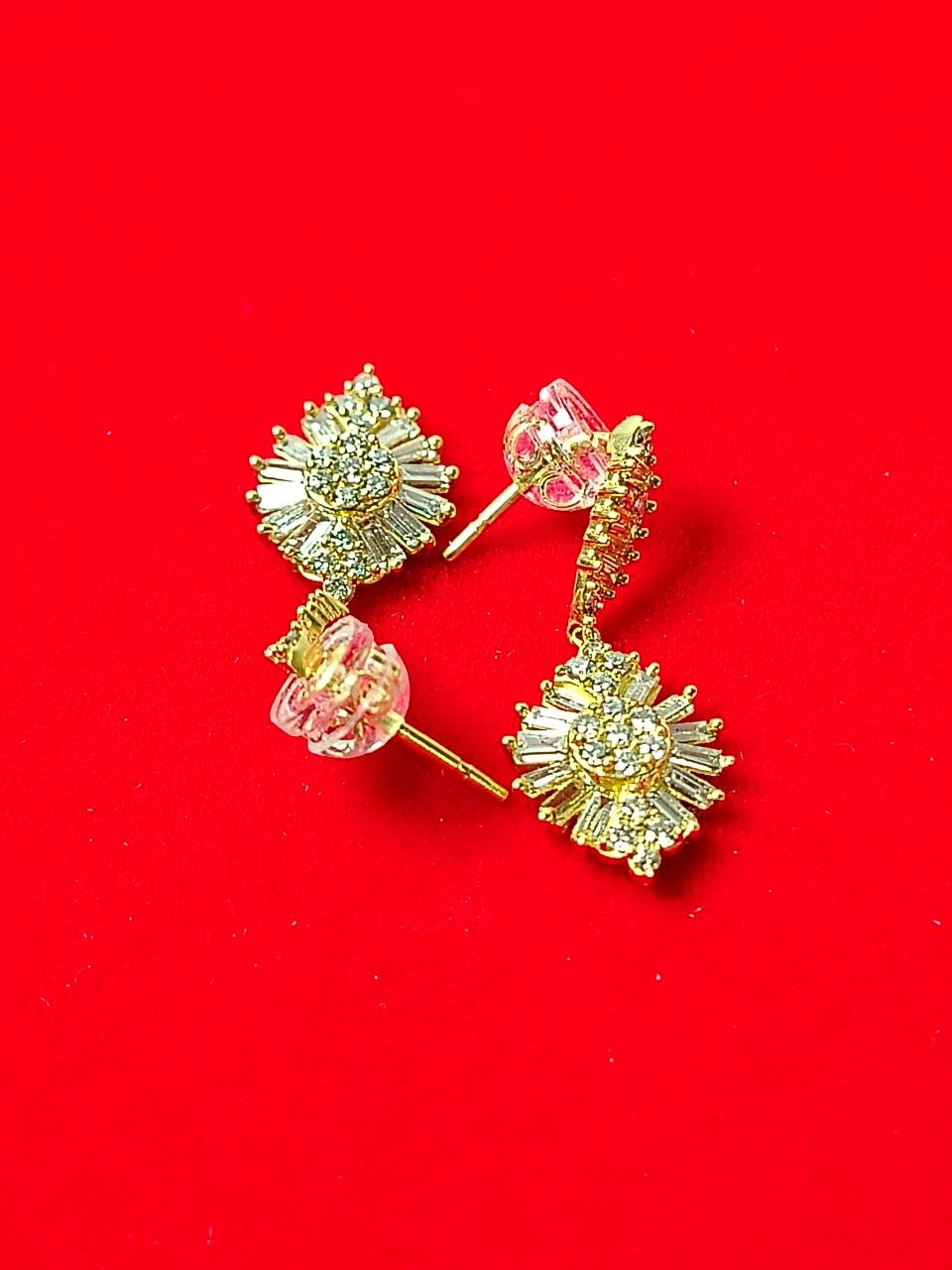 Pendientes de oro con incrustaciones