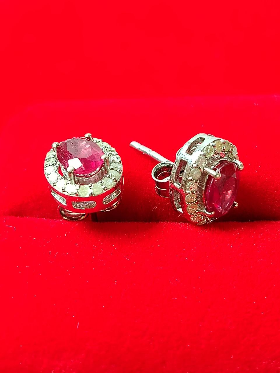 Pendientes de rubí