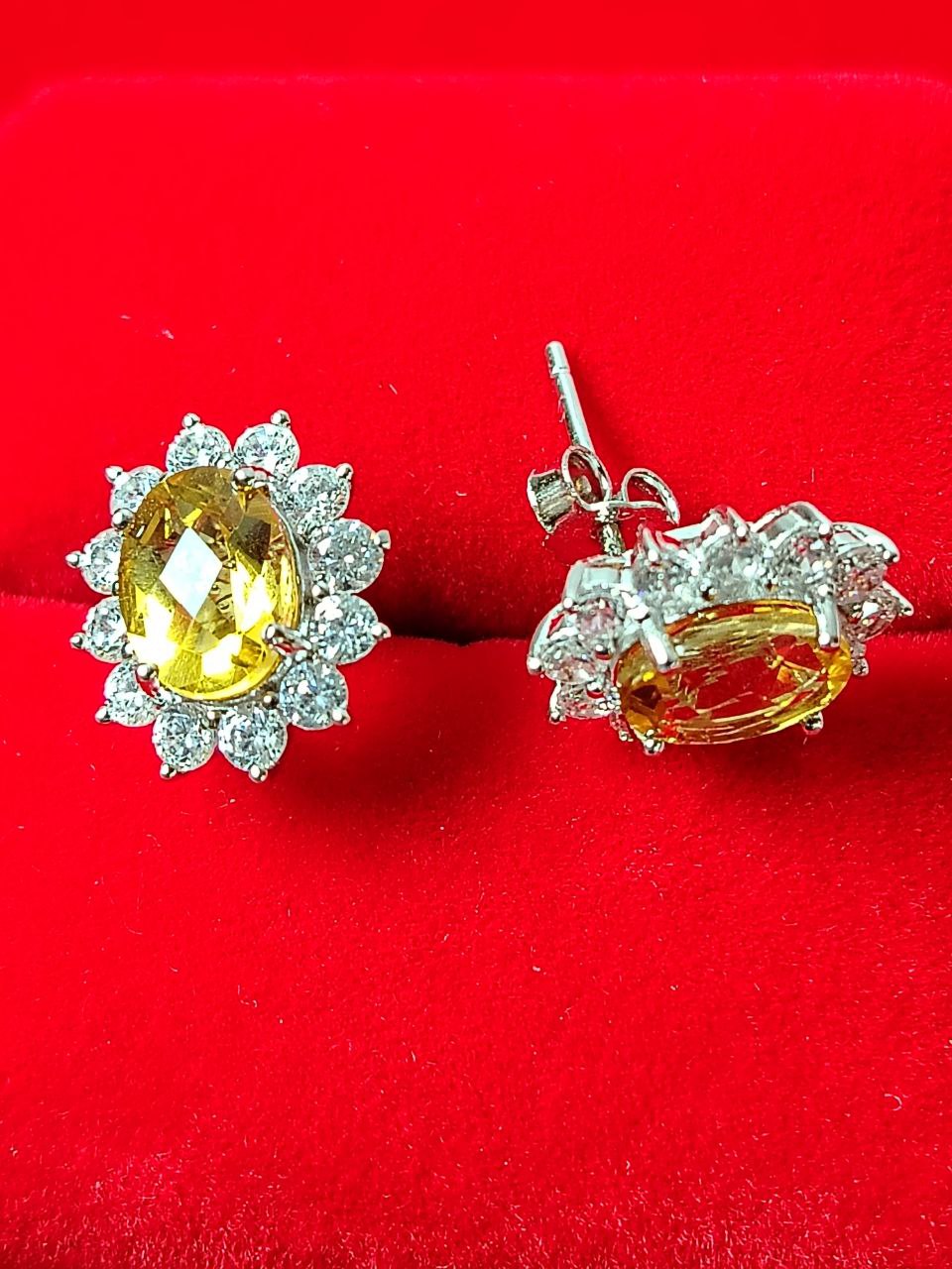 Pendientes de plata con piedras preciosas