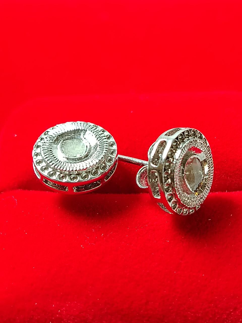 Pendientes de plata con detalles 