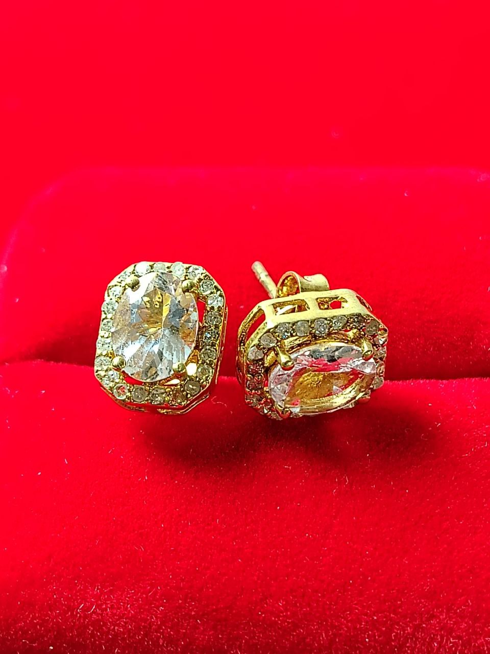 Pendientes de oro con diamantes