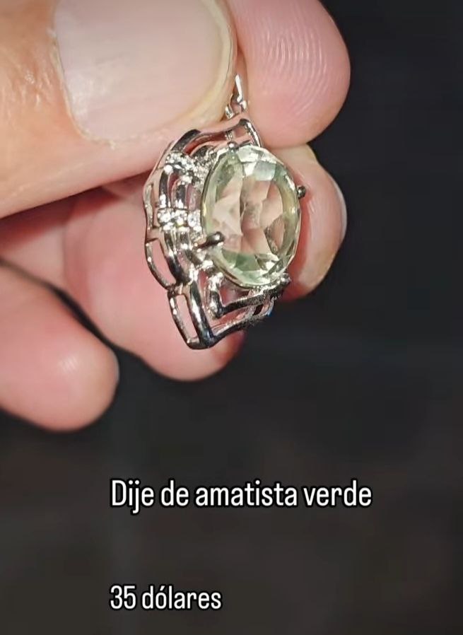 Dije de amatista verde