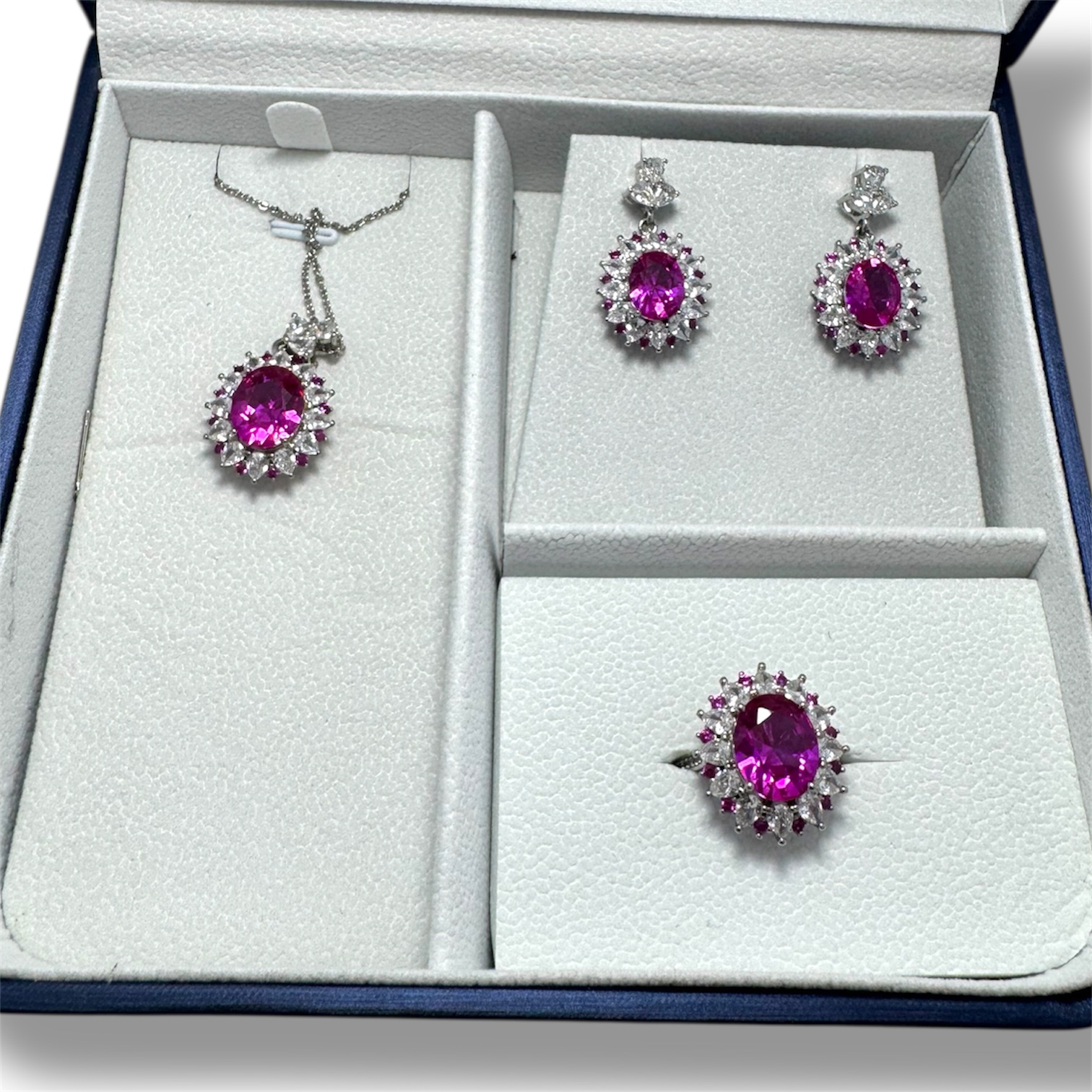 Conjunto de joyería con rubíes 