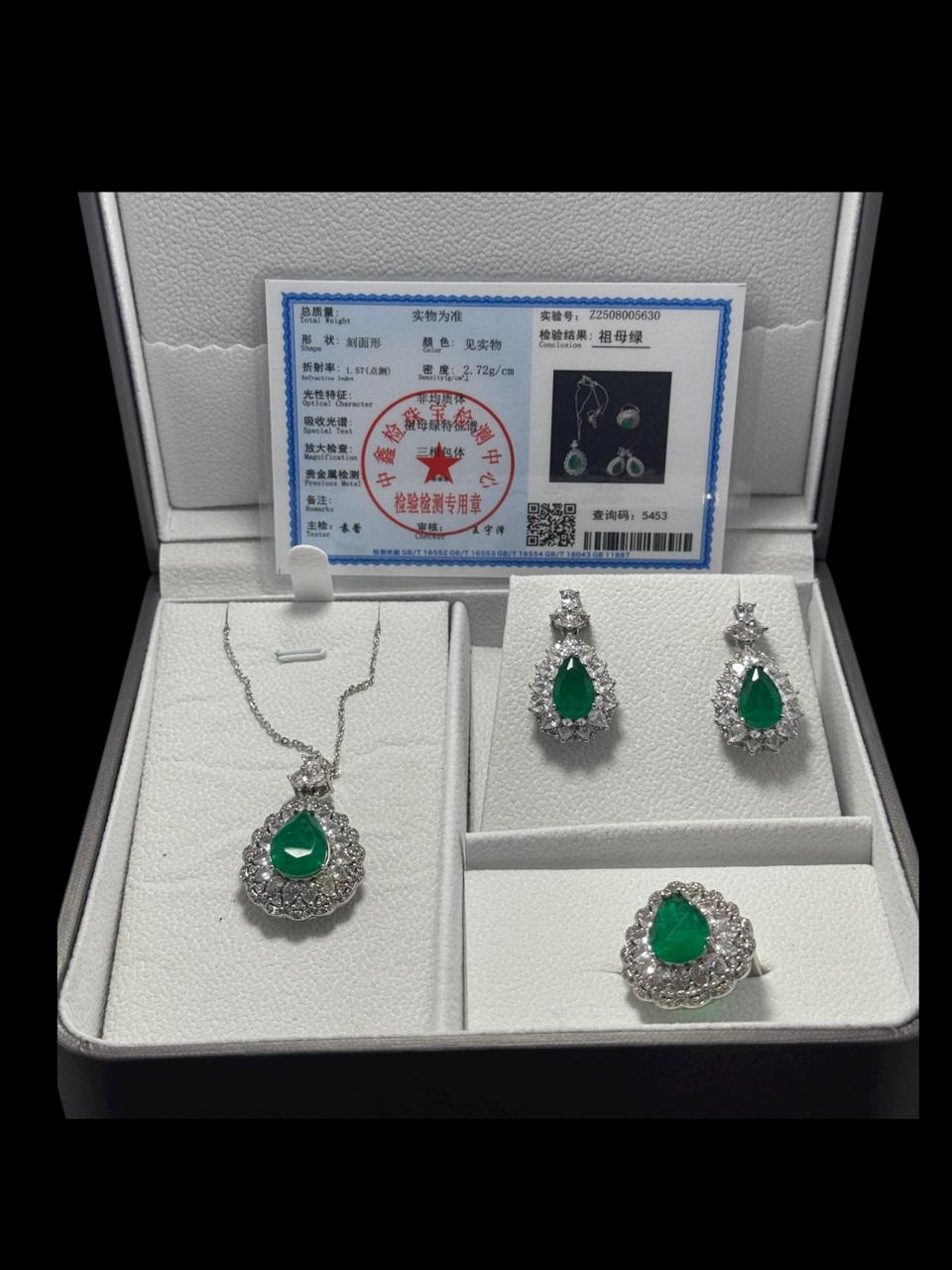 Conjunto de joyas con Esmeralda